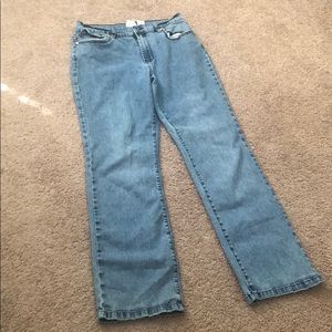 Women’s Med wash bootcut denim jeans